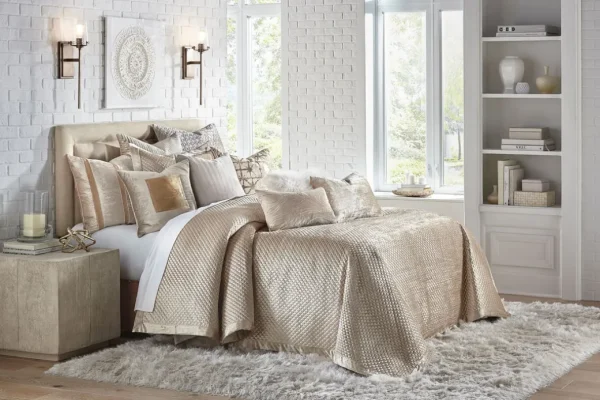 Cloud9d BEDDING Amani Gold Quilt Set (2 Sizes)