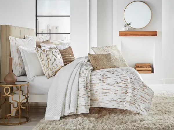 Cloud9d BEDDING Arian White Velvet Duvet Cover (2 Sizes)