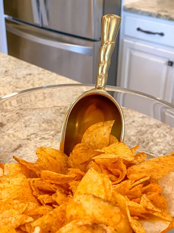 Inspire Me! Home Decor 6″ Gold Twist Scoop
