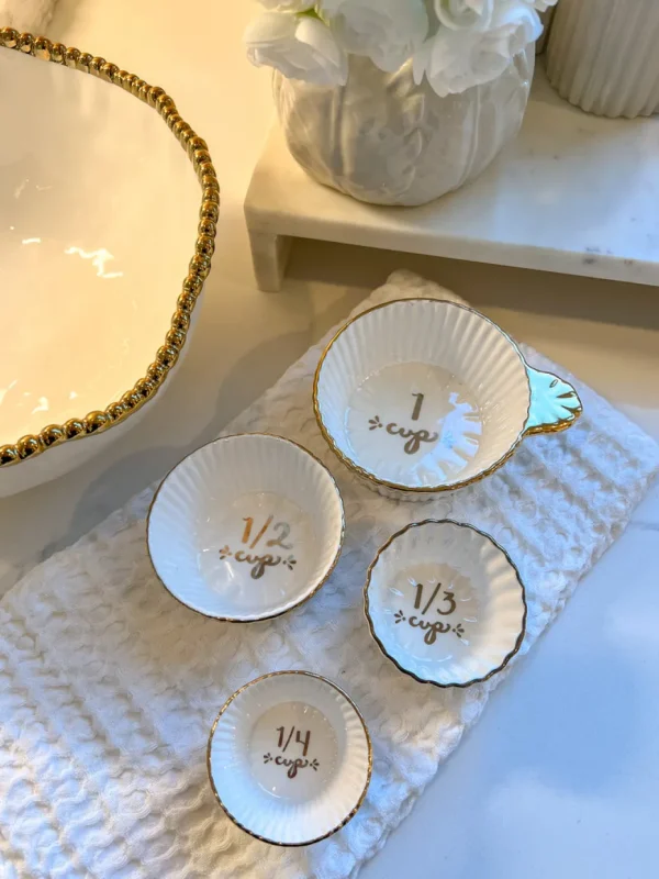 Inspire Me! Home Decor 4 Piece White With Gold Trim Measuring Cups