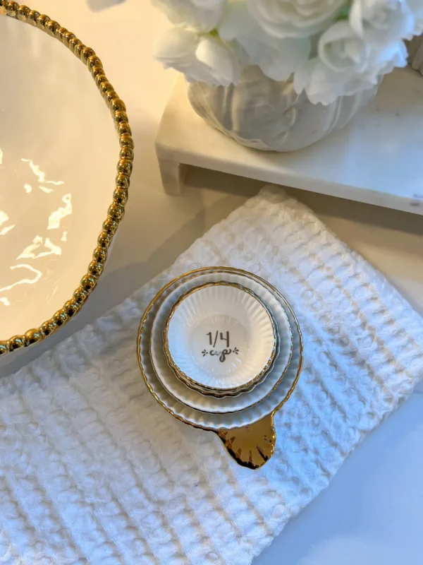 Inspire Me! Home Decor 4 Piece White With Gold Trim Measuring Cups