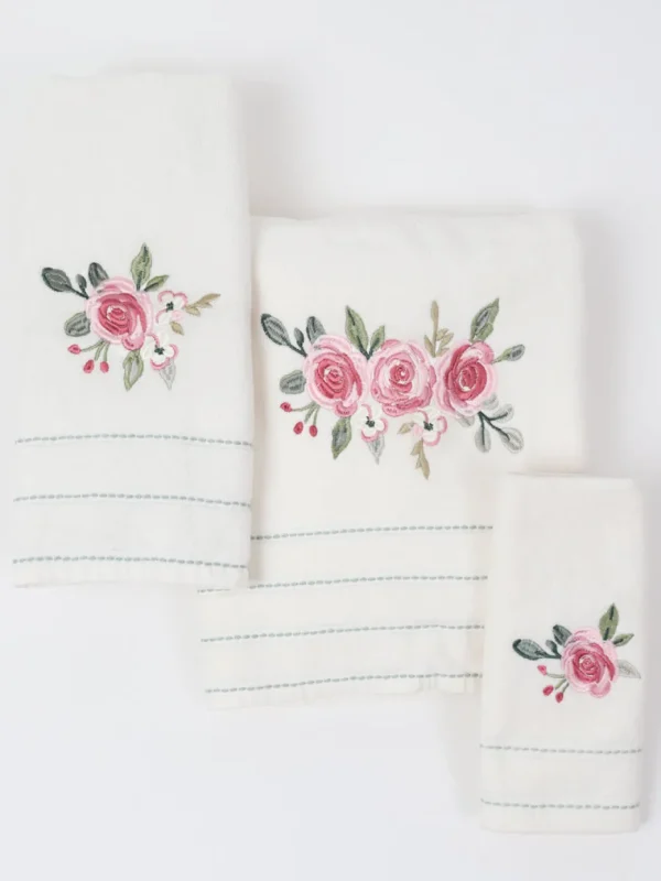 Inspire Me! Home Decor BATHROOM Spring Garden Towel (3 Sizes)