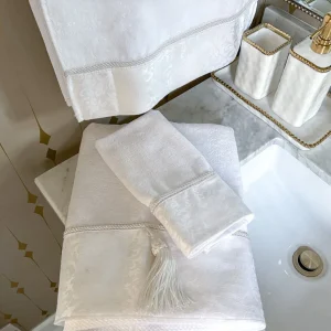 Inspire Me! Home Decor BATHROOM White Towel With Rope Detail (3 Sizes)