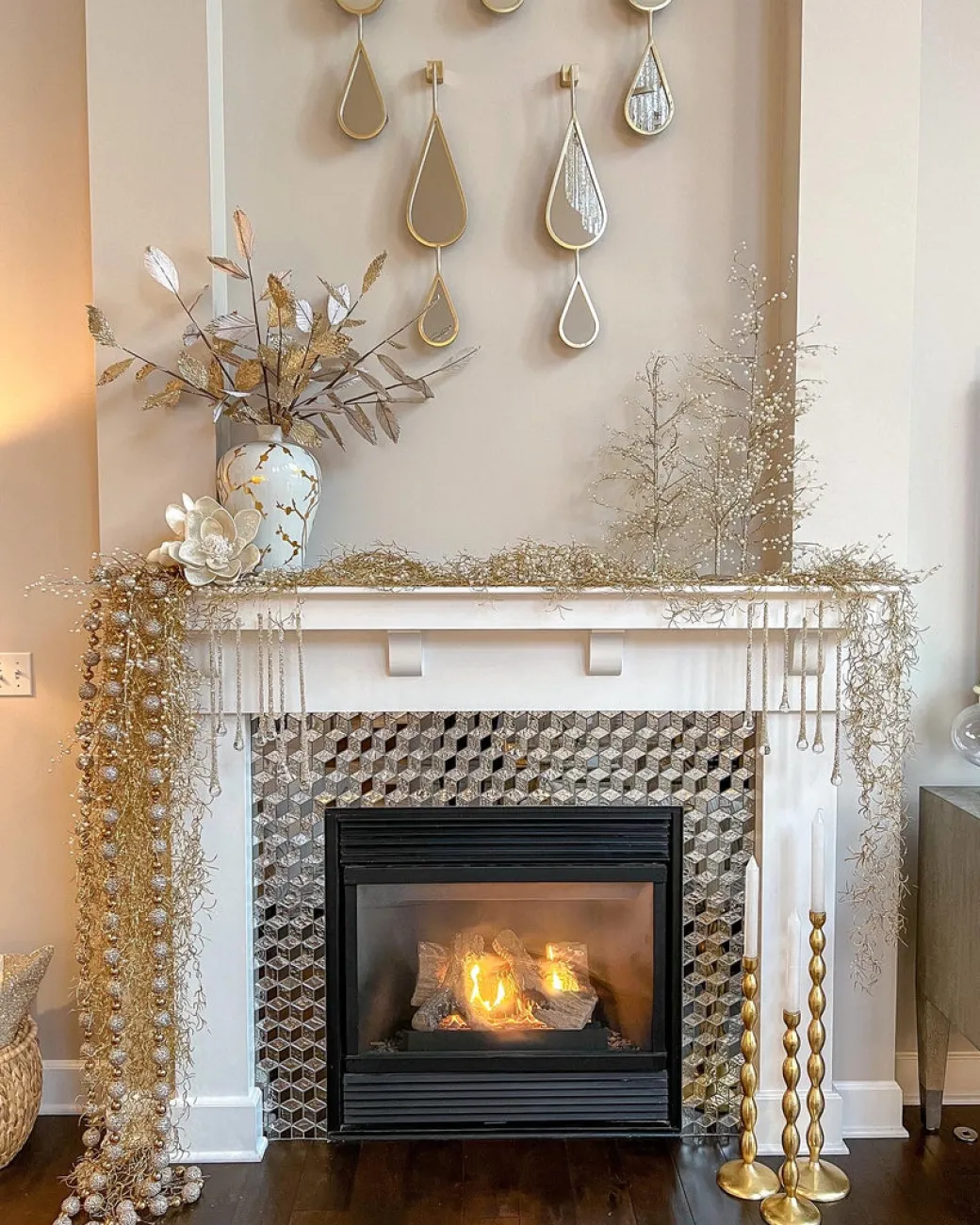 inspire_me_home_decor_gol_2-119.webp Inspire Me! Home Decor Gold Bead Floor Candle Stick (3 Sizes)