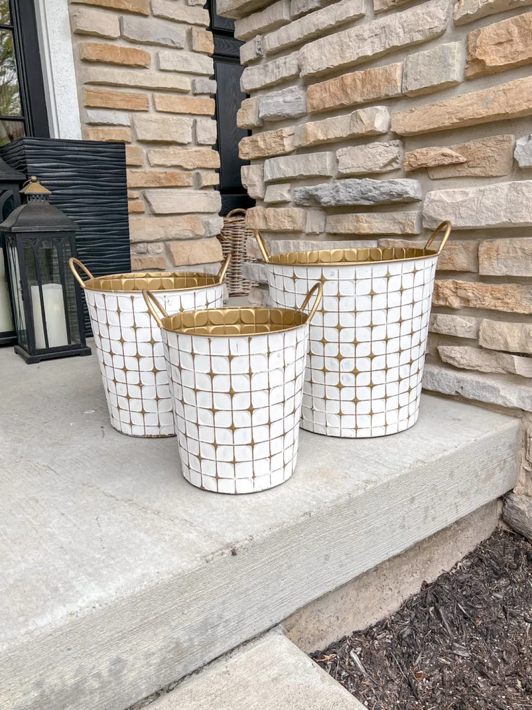 inspire_me_home_decor_ind_0.webp Inspire Me! Home Decor Indoor/Outdoor Gold And White Etched Planters (3 Sizes)