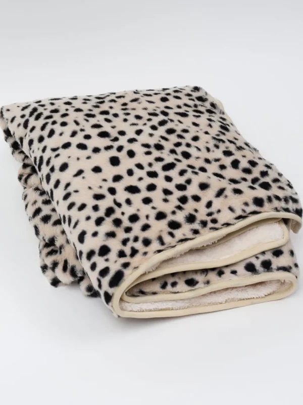 Inspire Me! Home Decor Leopard Faux Fur Cozy Throw