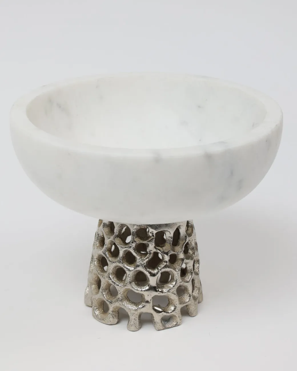 inspire_me_home_decor_mar_3-1.webp Inspire Me! Home Decor Marble Bowl With Intricate Detailed Metal Base (2 Colors)