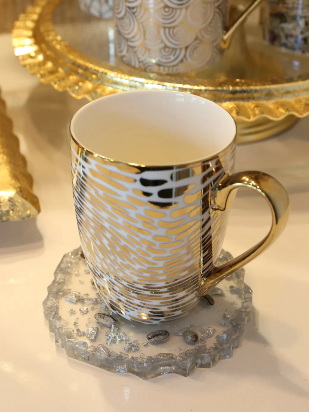 inspire_me_home_decor_sto_4.webp Inspire Me! Home Decor Stone Resin Coffee Bean Coaster (2 Colors)