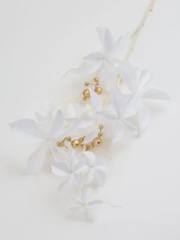 Inspire Me! Home Decor White Leaf Stem With Gold Berries